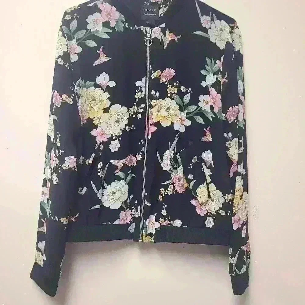 Forever 21 floral bomber jacket preowned - Picture 3 of 6